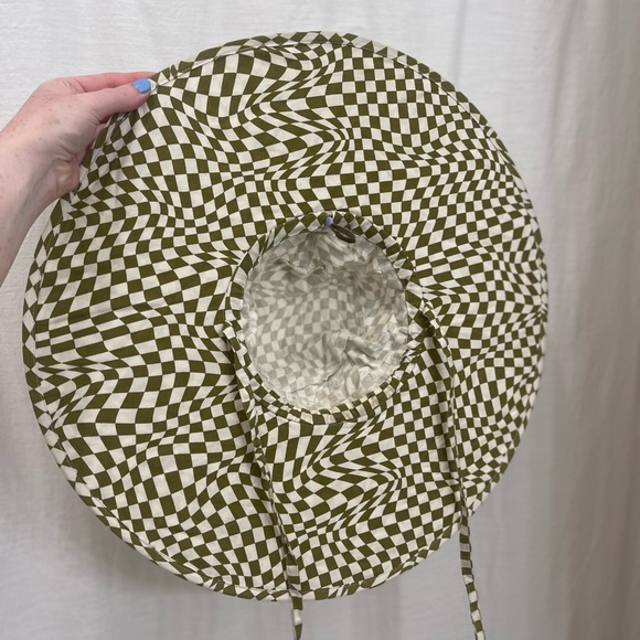 BAGGU Packable Sun Hat in Moss Trippy Checker - Picture 5 of 7